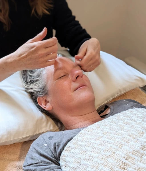 Cranial massage relax head