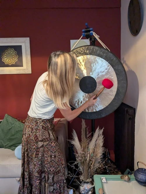 Private gong bath treatment